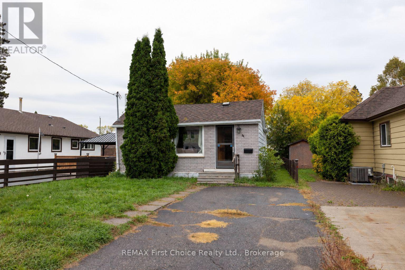 84 Penfold Street, Thunder Bay, Ontario  P7A 3J9 - Photo 2 - X13864290