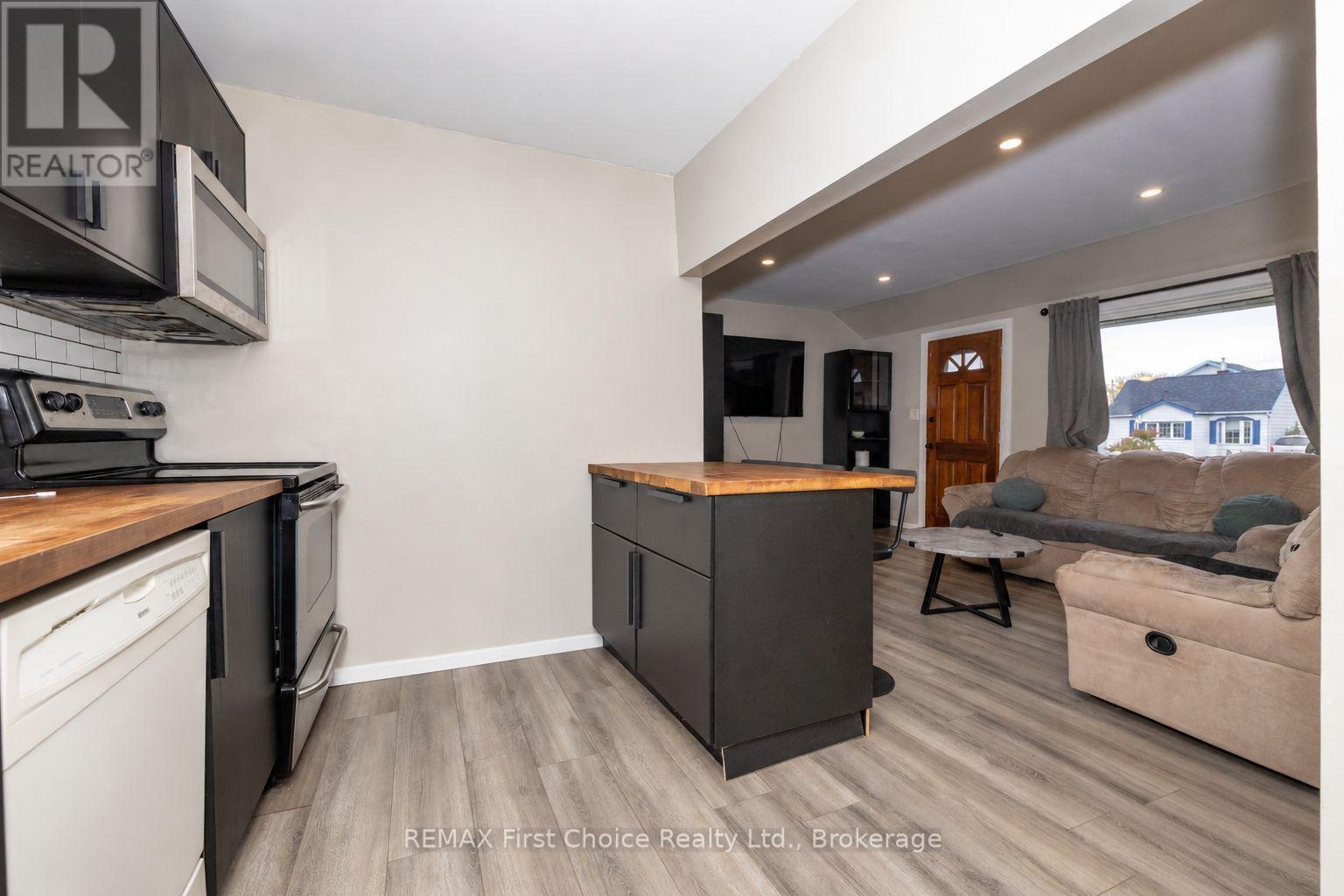 84 Penfold Street, Thunder Bay, Ontario  P7A 3J9 - Photo 7 - X13864290