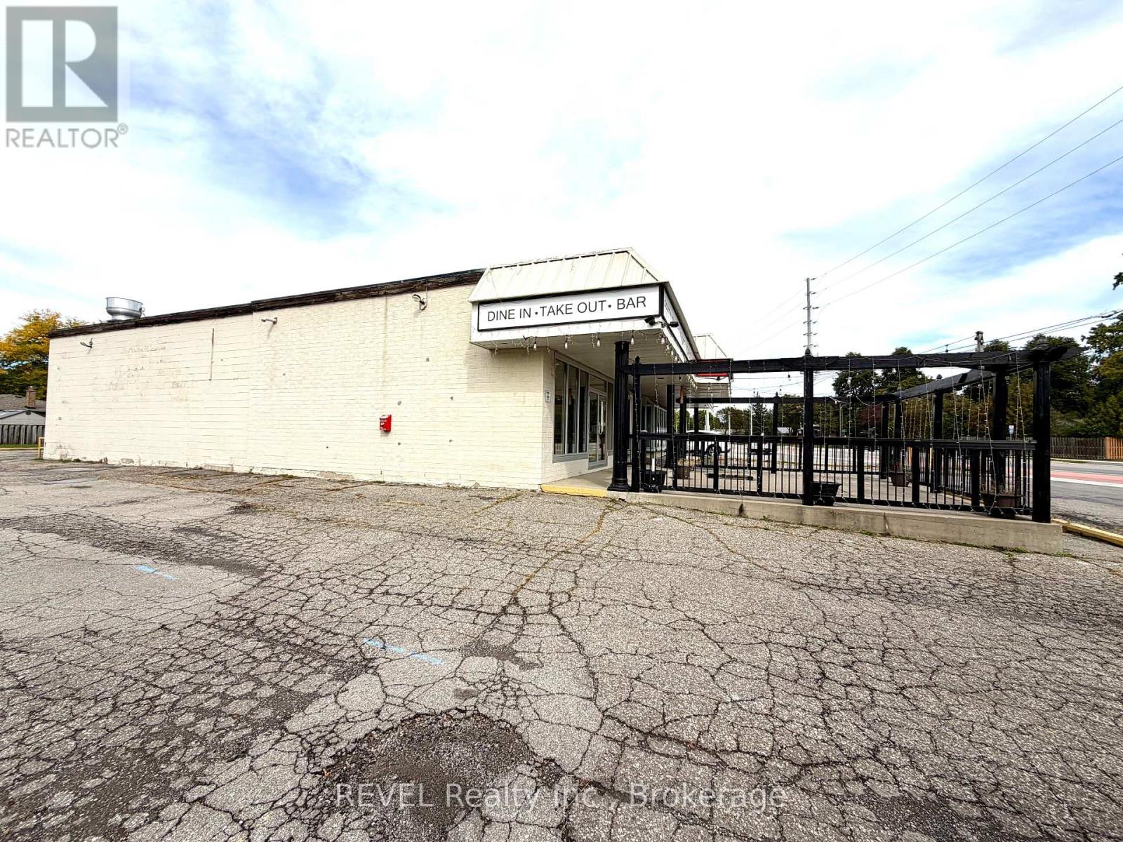 547-549 Ontario Street, St. Catharines, Ontario  L2N 4N4 - Photo 3 - X13864418