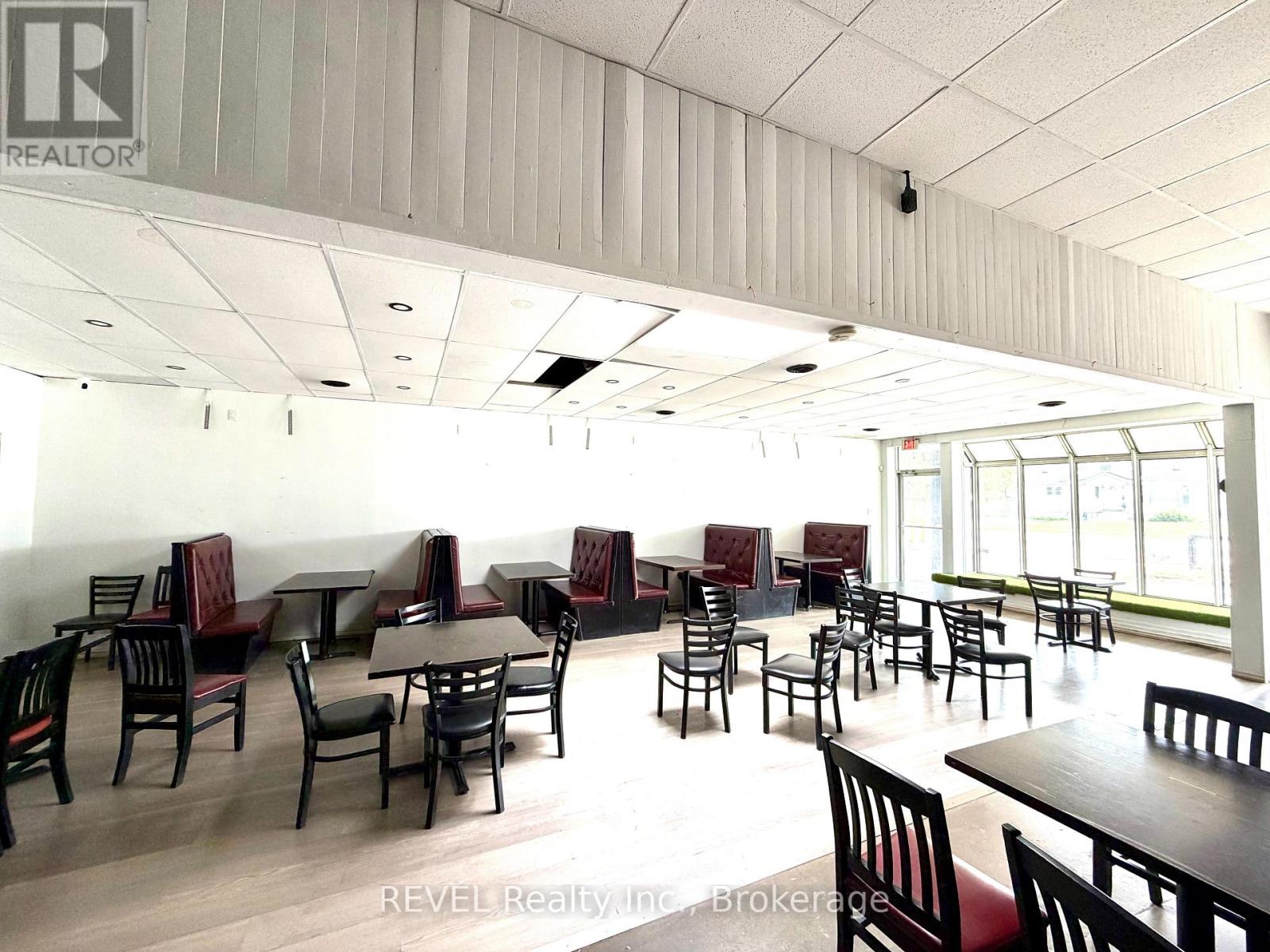 547-549 Ontario Street, St. Catharines, Ontario  L2N 4N4 - Photo 4 - X13864418