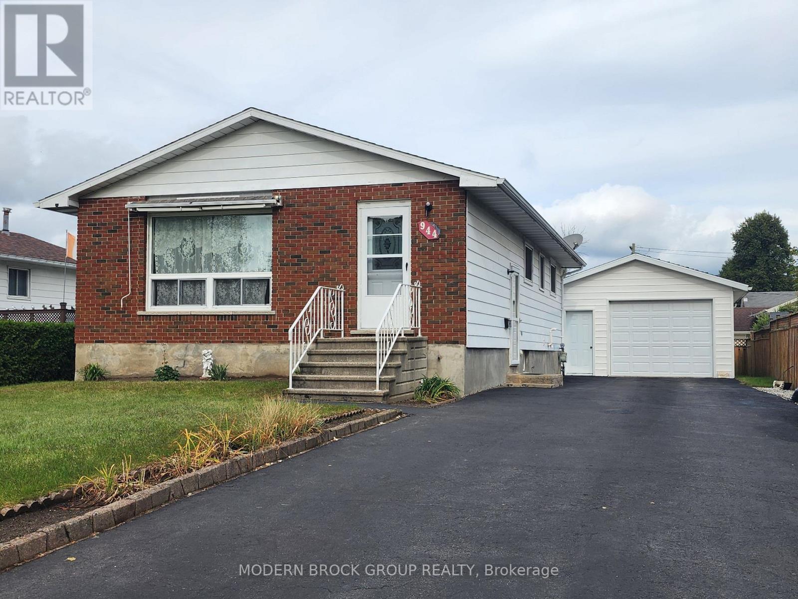 944 Mackenzie Road, Prescott, Ontario K0E 1T0 - Photo 2 - X13864312