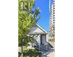 MAIN - 692 NORTHCLIFFE BOULEVARD, Toronto, Ontario