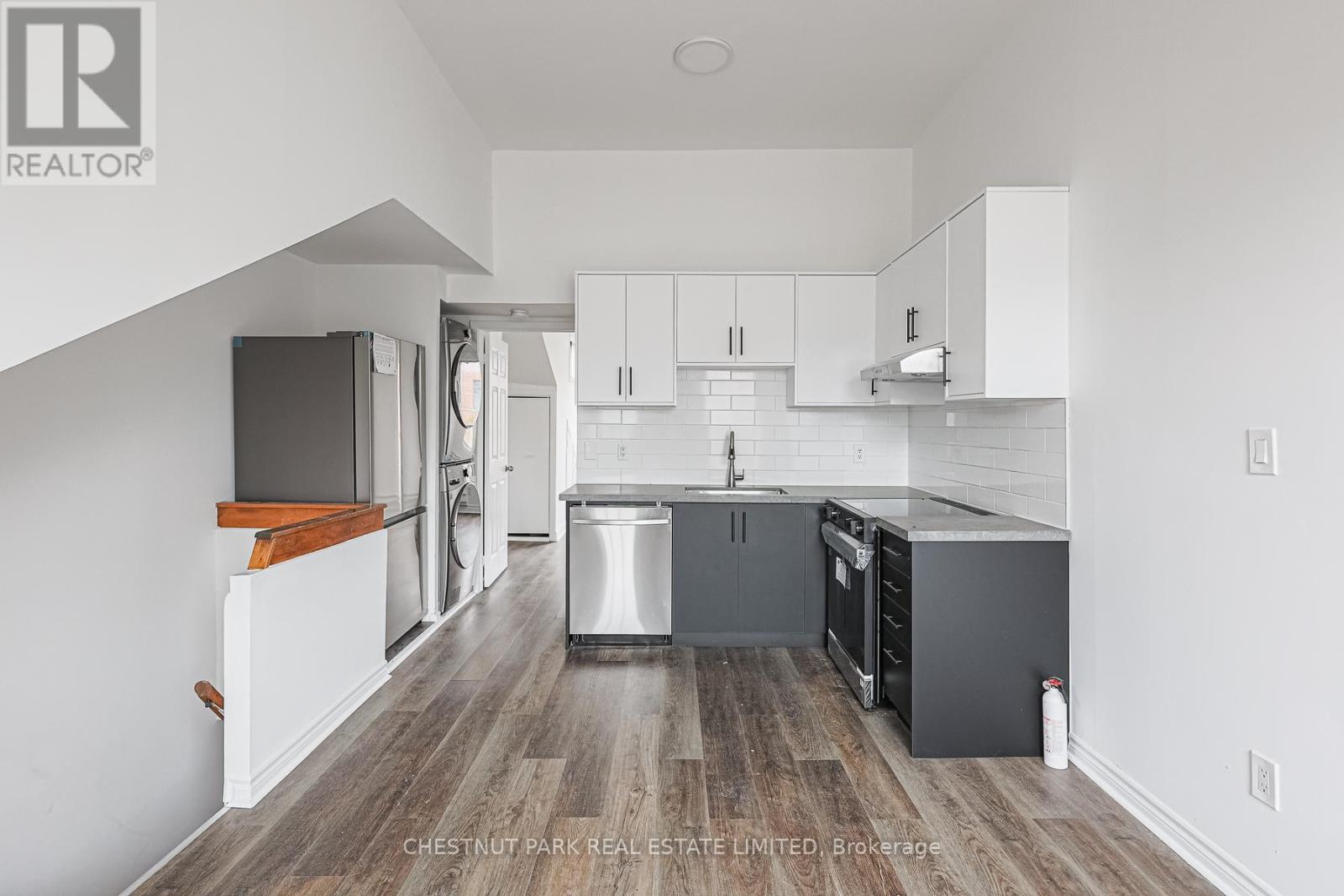 2 - 677 Queen Street W, Toronto, Ontario  M6J 1E6 - Photo 11 - C13864374