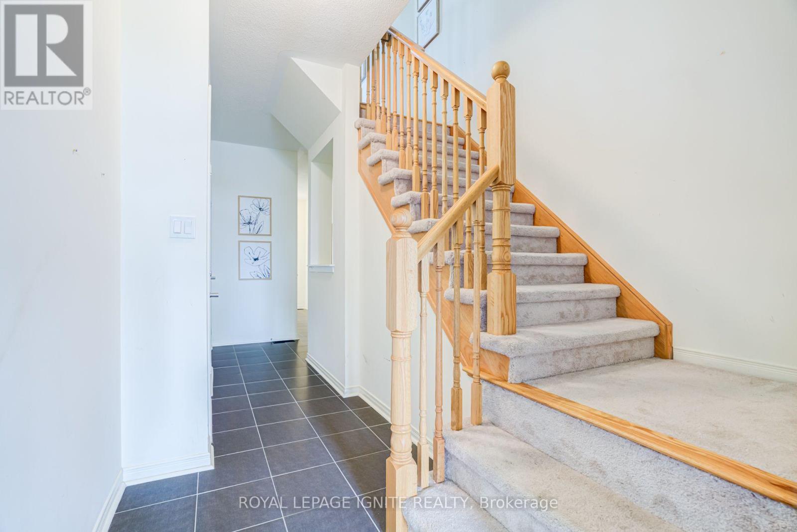 5 Sleeky Lane, Ajax, Ontario  L1T 0P4 - Photo 11 - E13864184