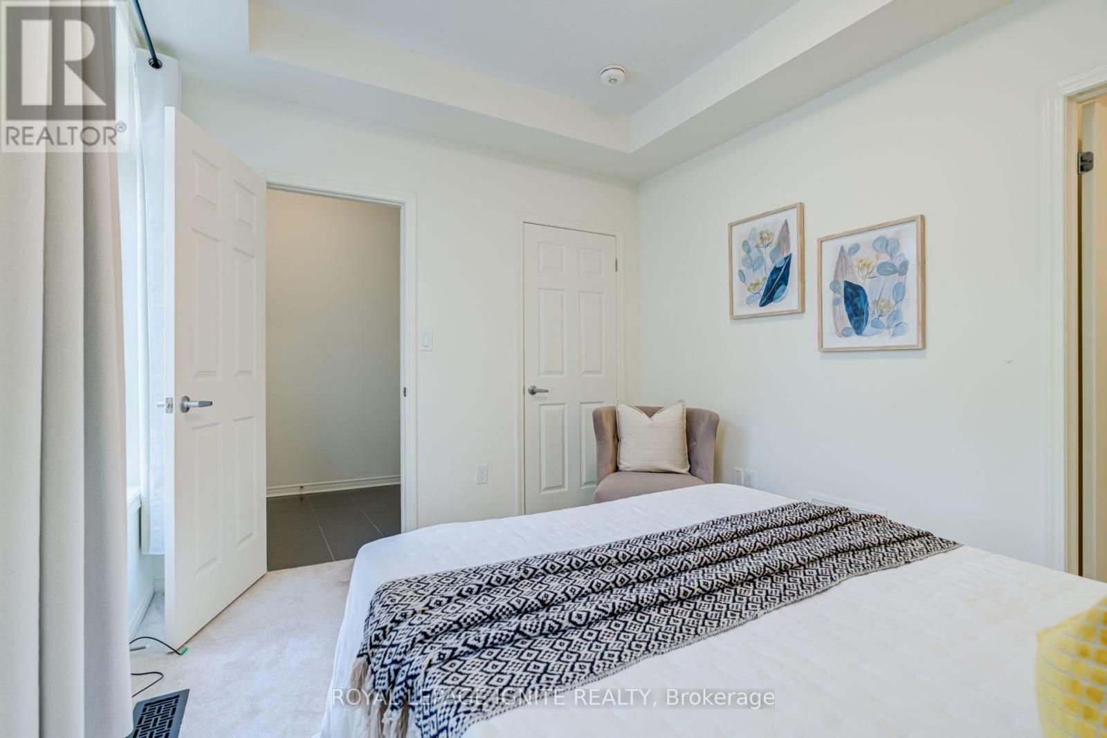 5 Sleeky Lane, Ajax, Ontario  L1T 0P4 - Photo 8 - E13864184