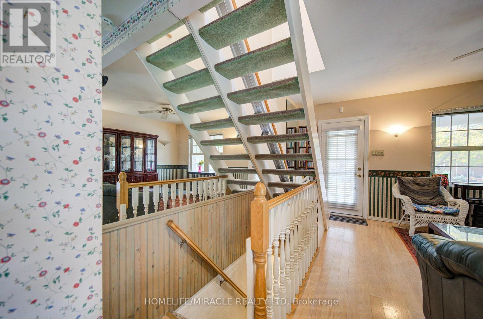 36 Valhalla Boulevard, Toronto, Ontario  M1N 3B3 - Photo 14 - E13864214