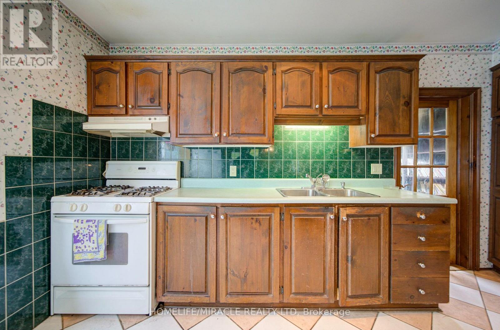 36 Valhalla Boulevard, Toronto, Ontario  M1N 3B3 - Photo 19 - E13864214