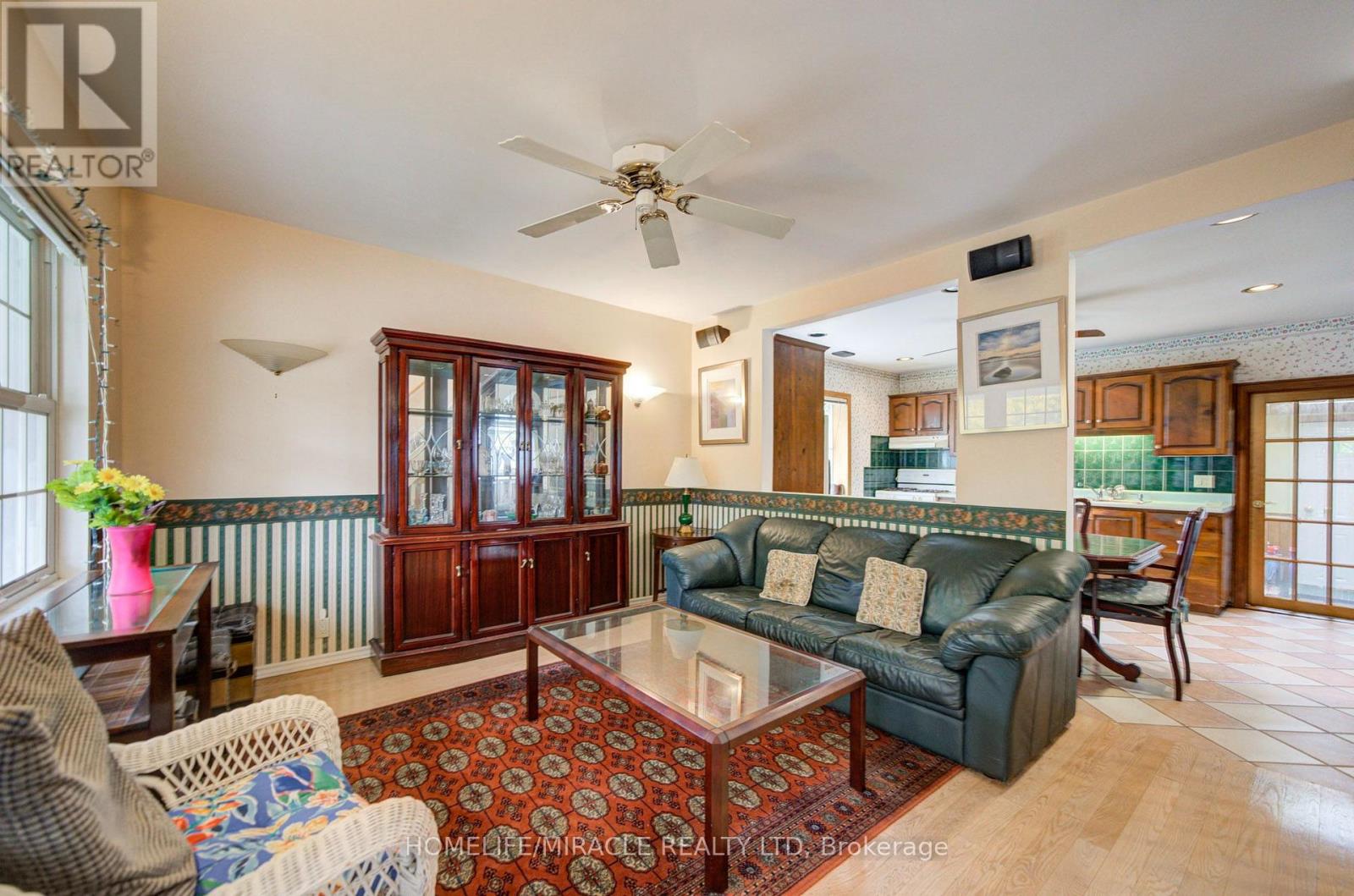 36 Valhalla Boulevard, Toronto, Ontario  M1N 3B3 - Photo 7 - E13864214