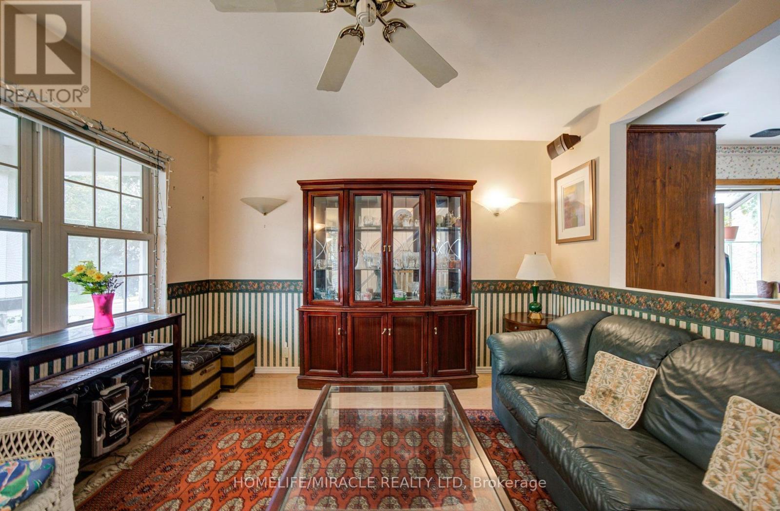 36 Valhalla Boulevard, Toronto, Ontario  M1N 3B3 - Photo 9 - E13864214