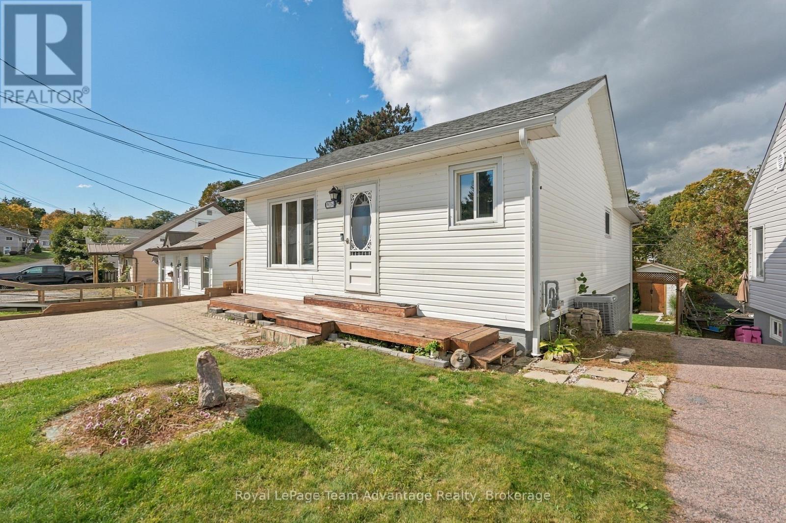 55 Highland Crescent, Parry Sound, Ontario  P2A 1N7 - Photo 2 - X13864190