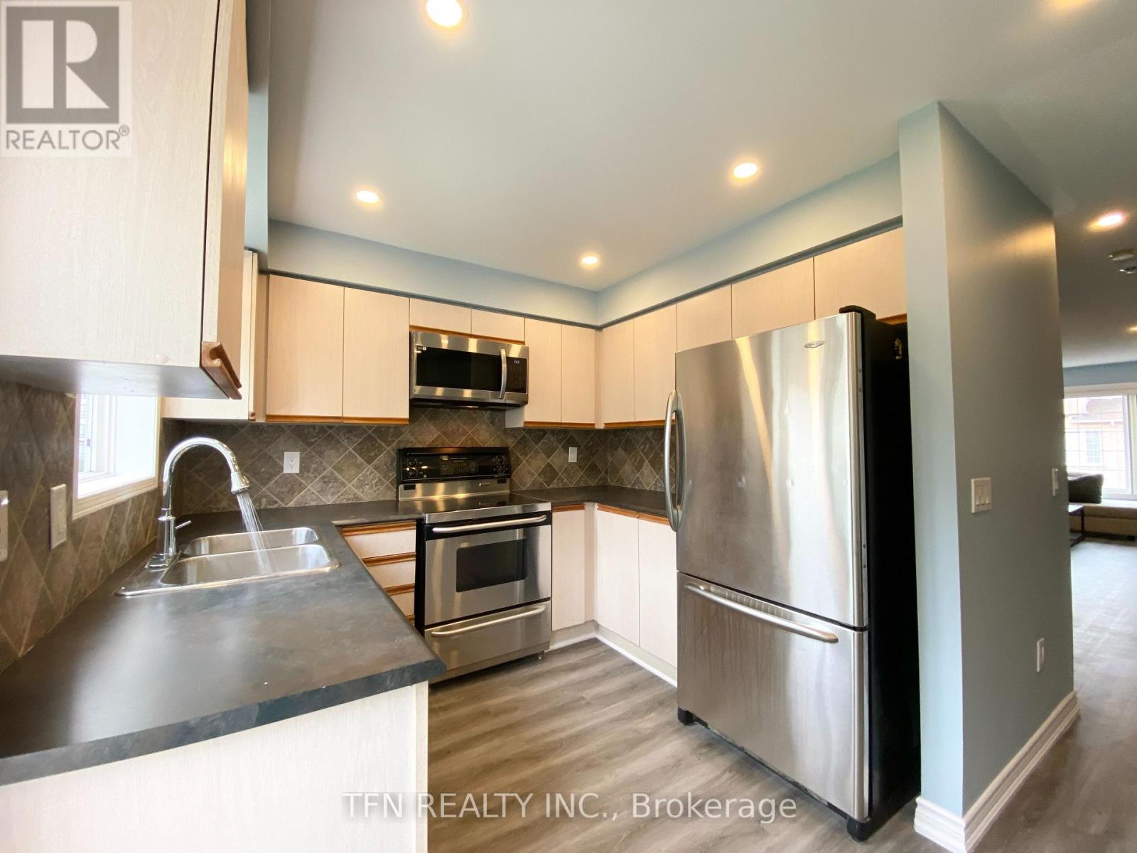 42 - 3020 Cedarglen Gate, Mississauga (Erindale), Ontario  L5C 4S7 - Photo 12 - W13730402