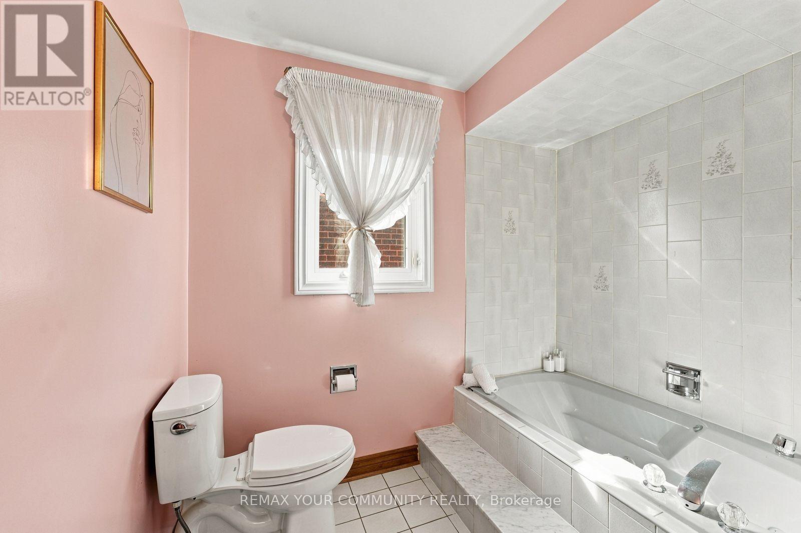 49 Trevor Street, Vaughan, Ontario  L4L 7S6 - Photo 32 - N13864350