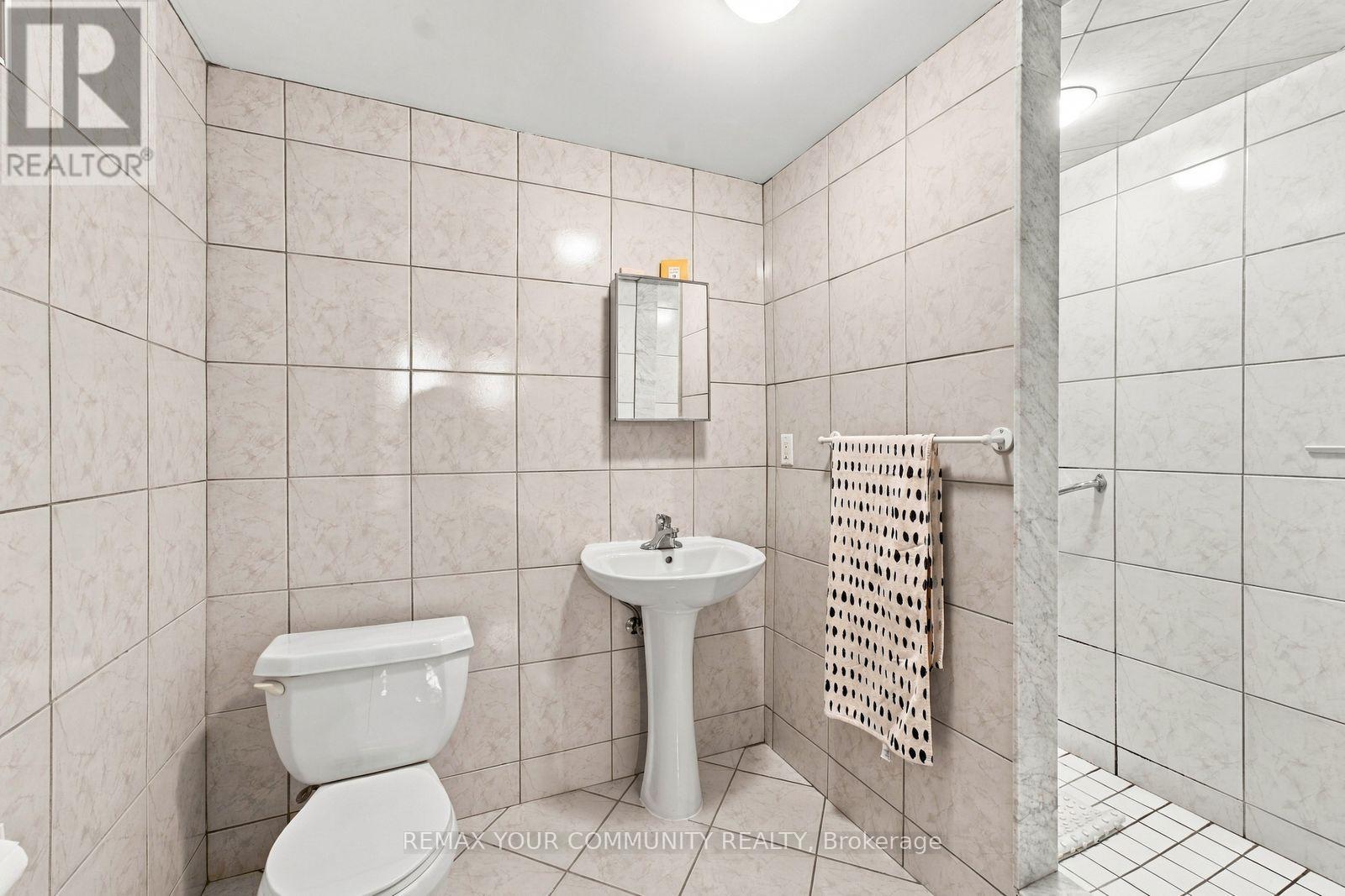 49 Trevor Street, Vaughan, Ontario  L4L 7S6 - Photo 38 - N13864350
