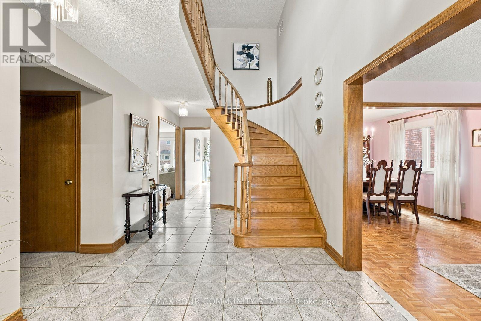 49 Trevor Street, Vaughan, Ontario  L4L 7S6 - Photo 6 - N13864350