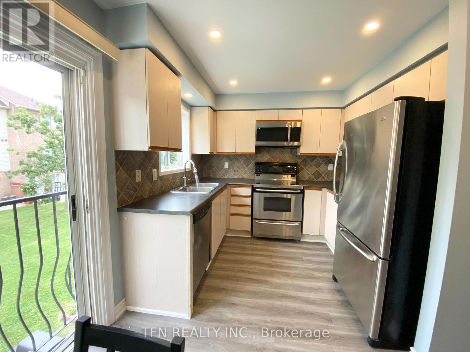 42 - 3020 Cedarglen Gate, Mississauga (Erindale), Ontario  L5C 4S7 - Photo 13 - W13730402