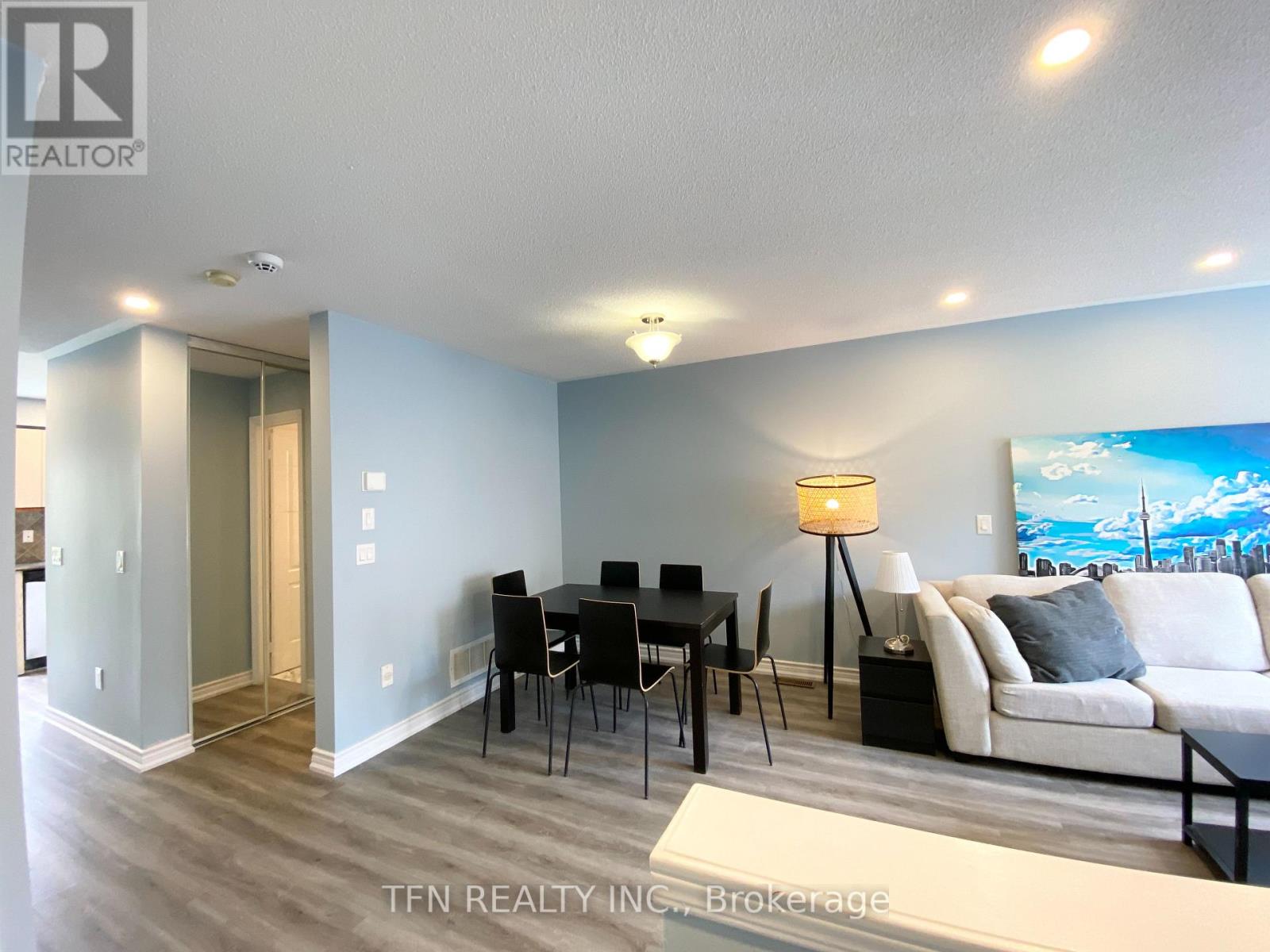 42 - 3020 Cedarglen Gate, Mississauga (Erindale), Ontario  L5C 4S7 - Photo 6 - W13730402