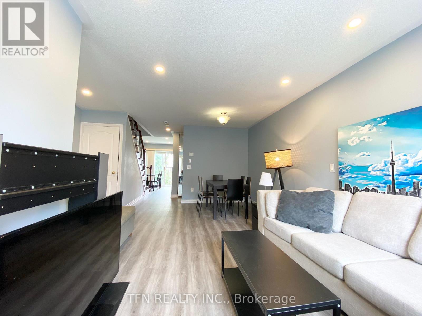 42 - 3020 Cedarglen Gate, Mississauga (Erindale), Ontario  L5C 4S7 - Photo 8 - W13730402