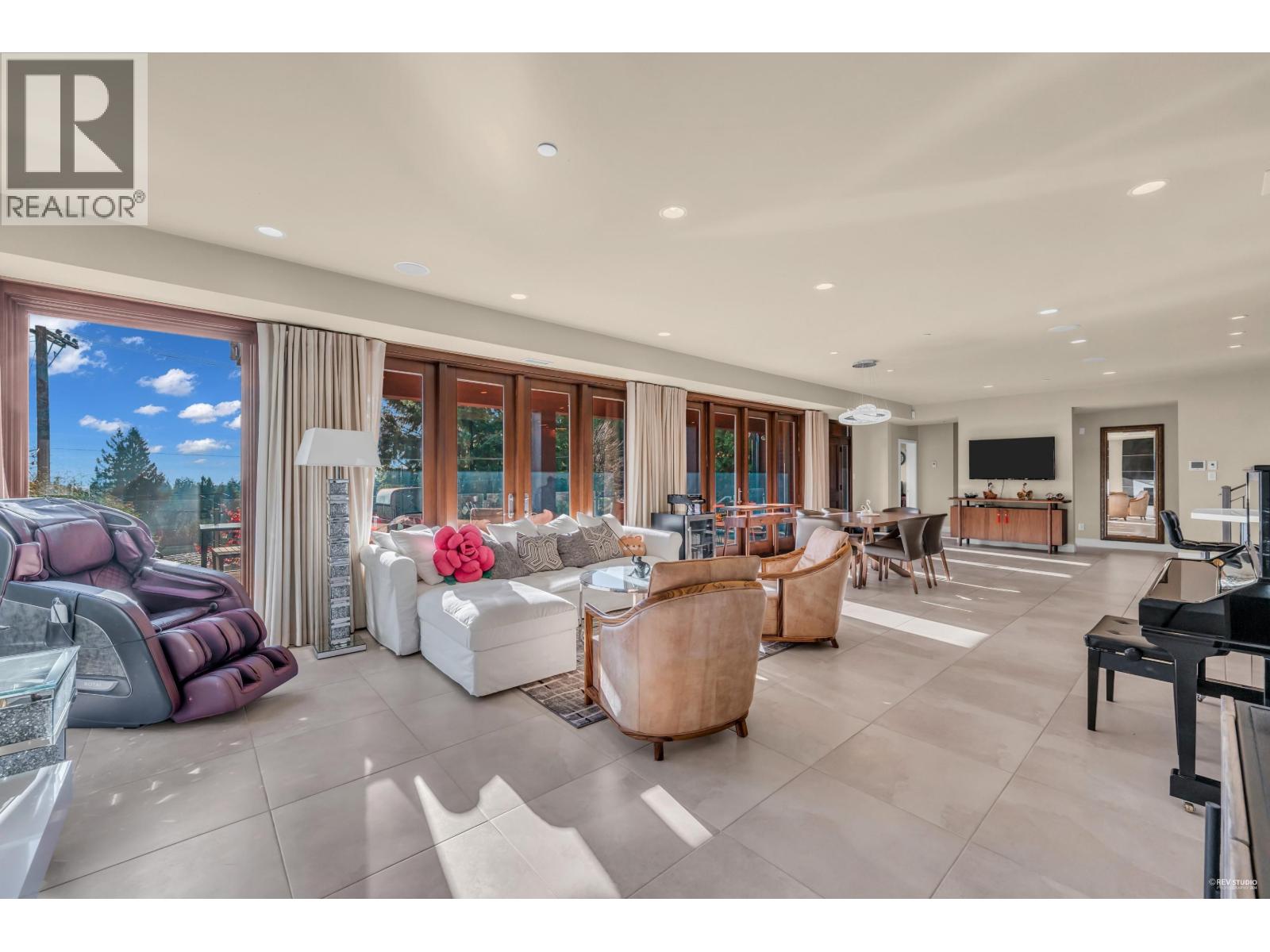 4742 CAULFEILD DRIVE