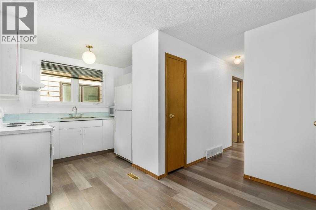 123 Whitworth Way NE