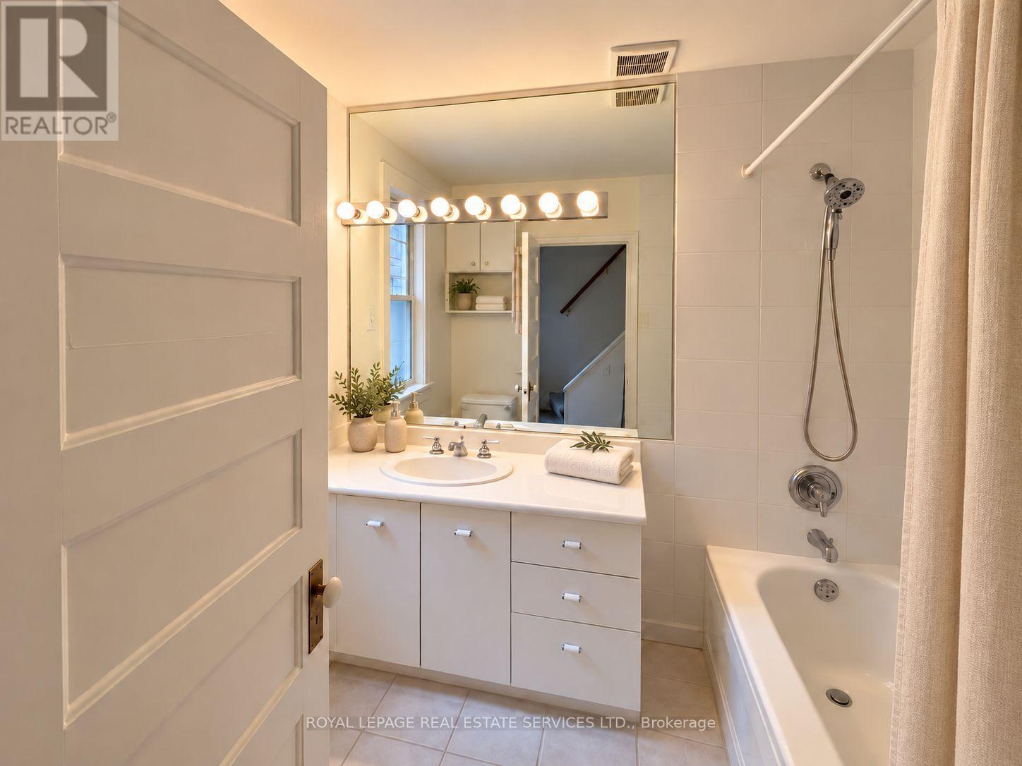 2 - 102 Westminster Avenue, Toronto, Ontario  M6R 1N4 - Photo 21 - W13864260