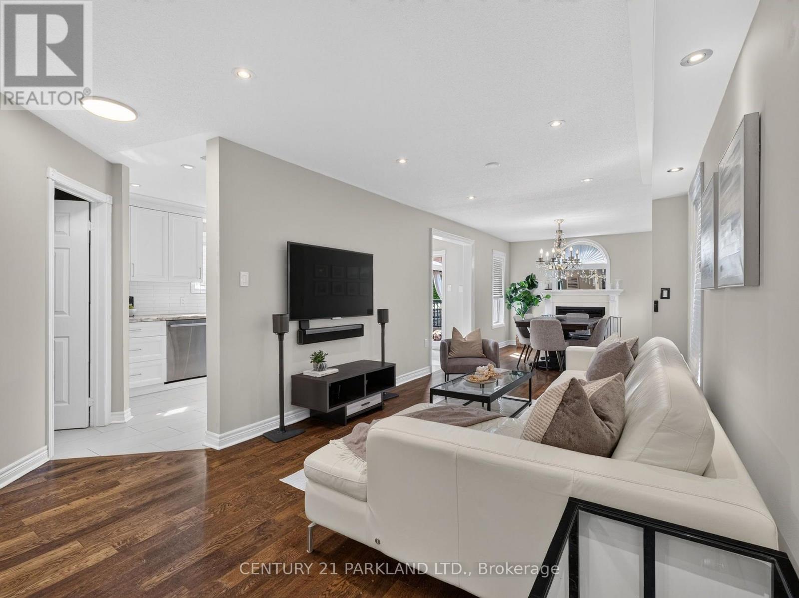 228 Rosemount Avenue, Toronto, Ontario  M9N 3X6 - Photo 5 - W13864308