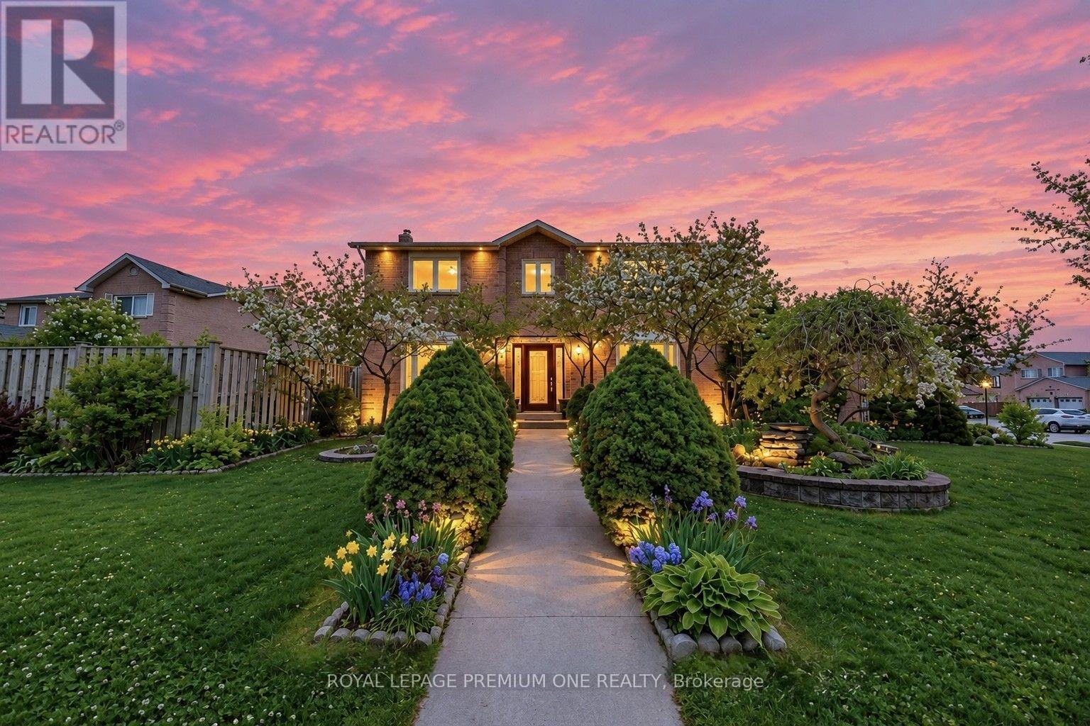 25 Sir Lancelot Court, Caledon, Ontario  L7E 1N3 - Photo 1 - W13864362