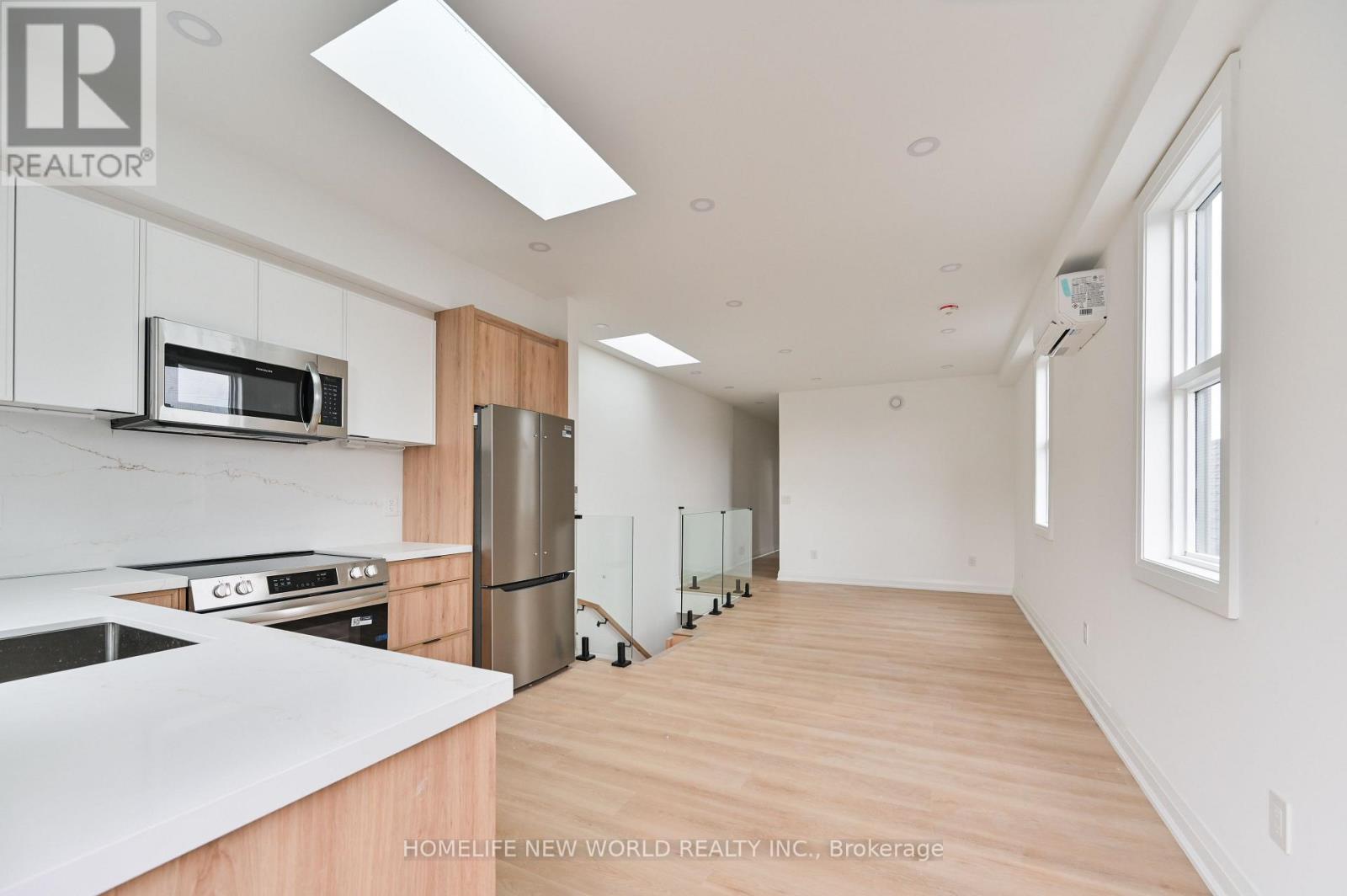 228 Emerson Ave Avenue, Toronto (Dovercourt-Wallace Emerson-Junction), Ontario  M6H 3T6 - Photo 3 - W13864398