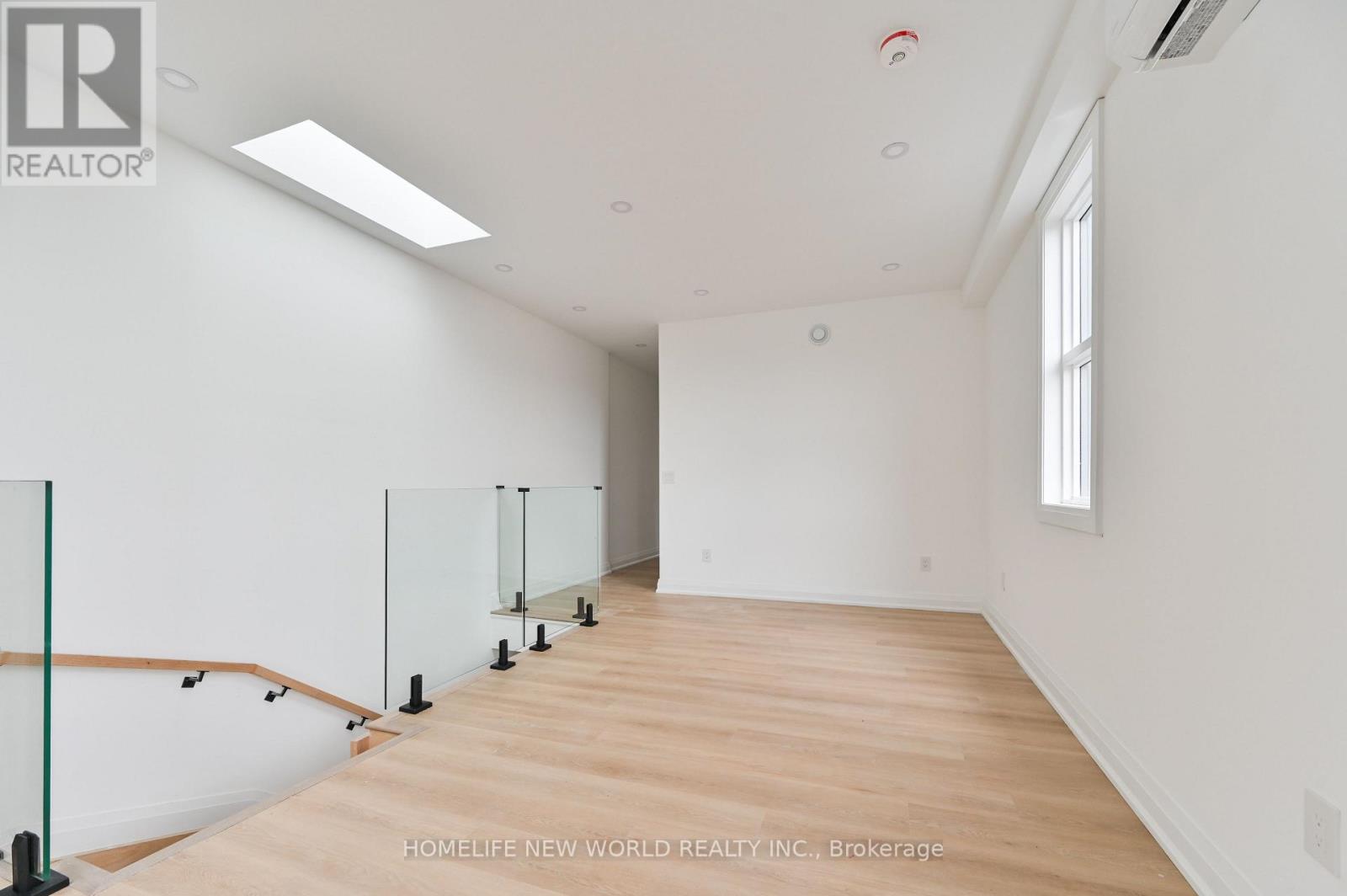 228 Emerson Ave Avenue, Toronto (Dovercourt-Wallace Emerson-Junction), Ontario  M6H 3T6 - Photo 4 - W13864398