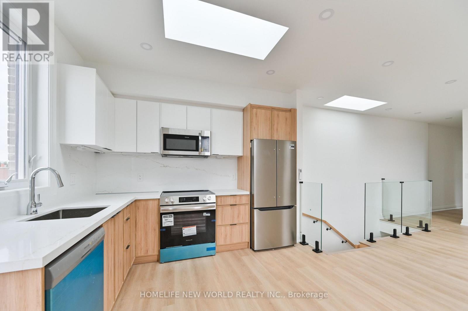 228 Emerson Ave Avenue, Toronto (Dovercourt-Wallace Emerson-Junction), Ontario  M6H 3T6 - Photo 9 - W13864398