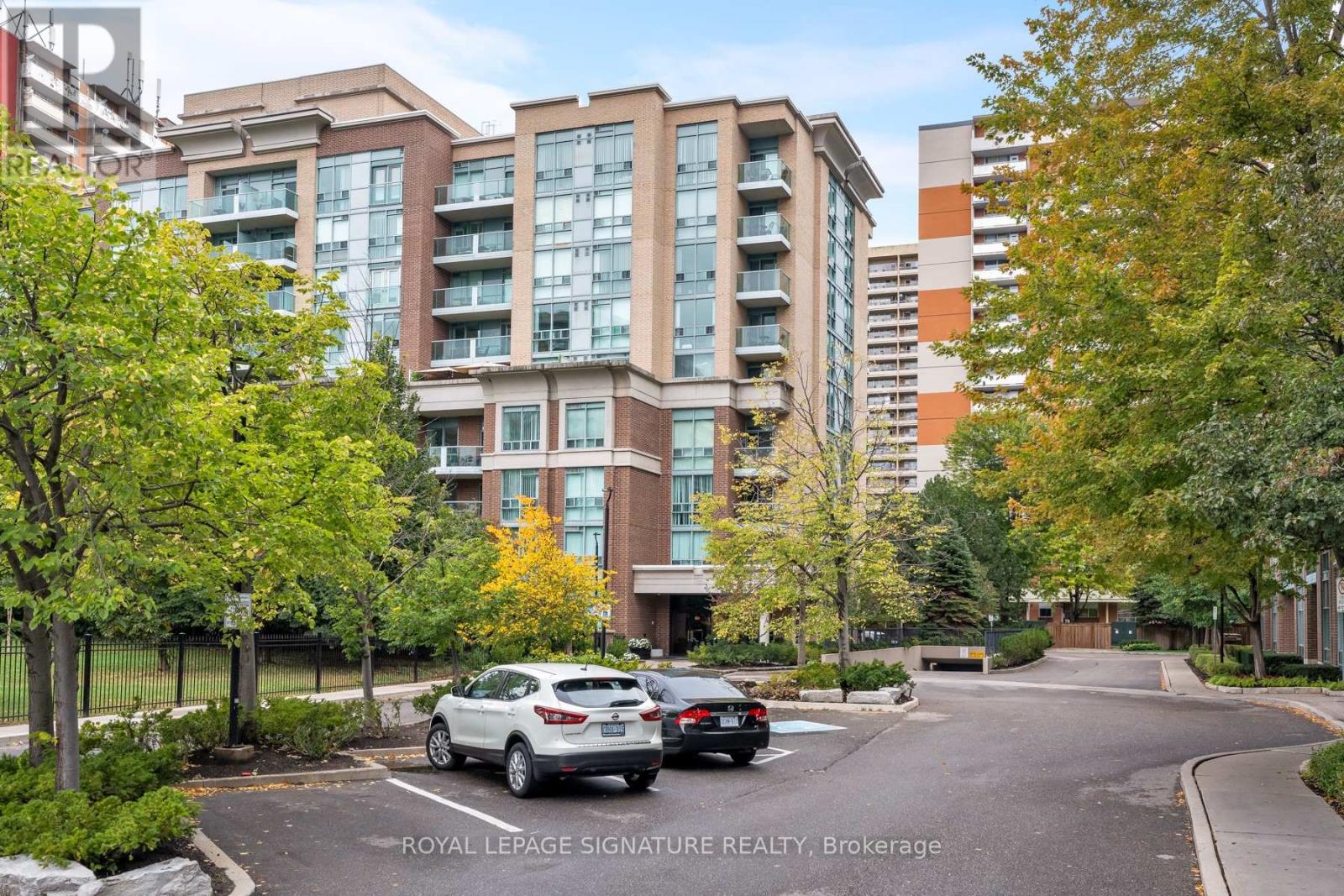 601 - 17 Michael Power Place, Toronto, Ontario  M9A 5G5 - Photo 2 - W13864412