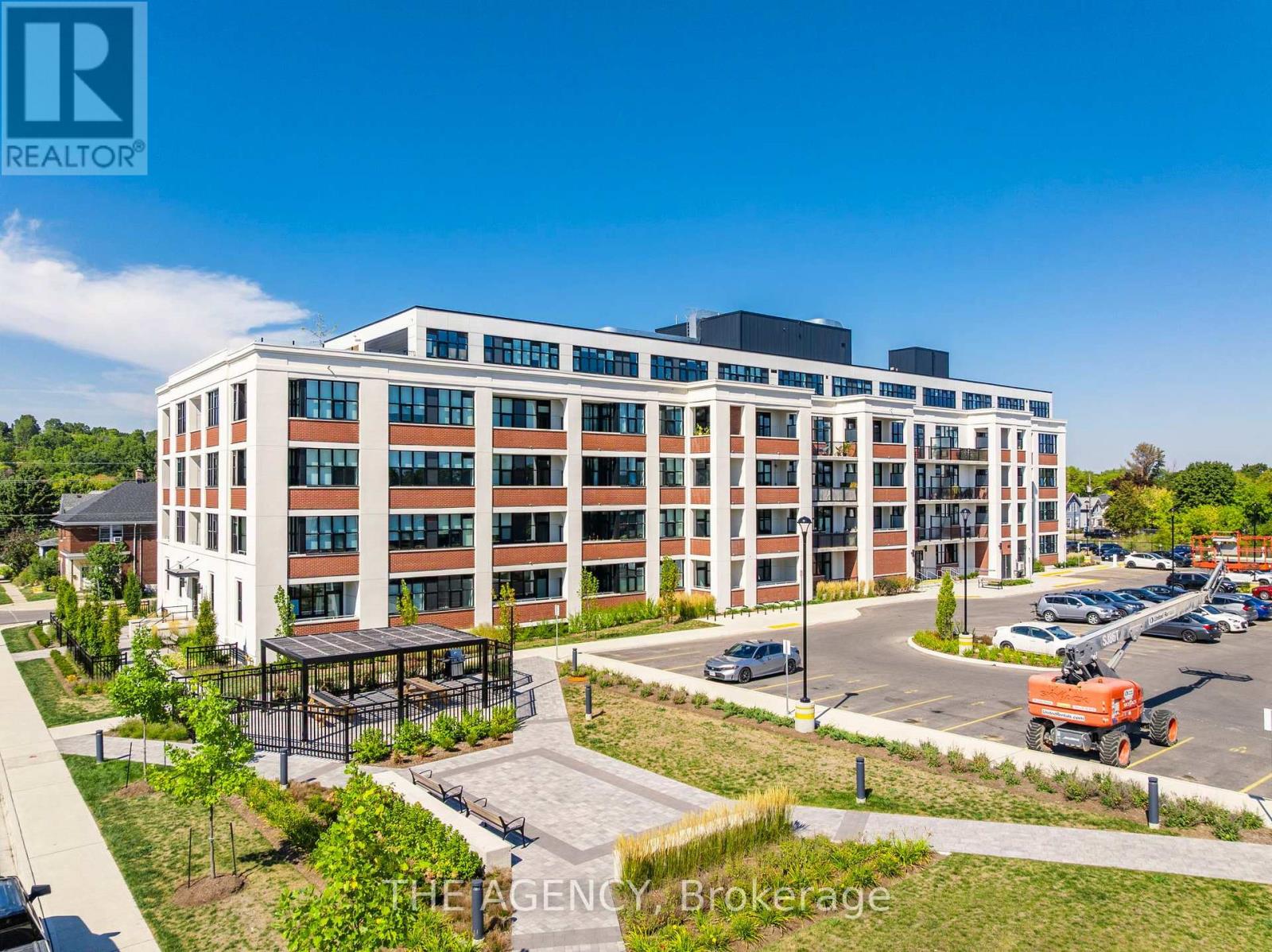 507 - 120 HURON STREET