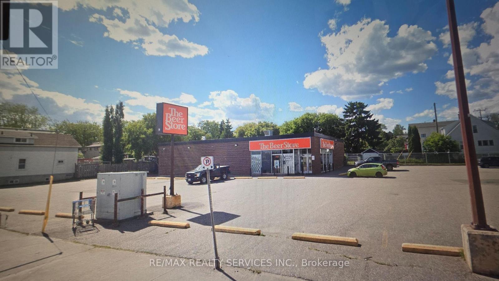 212 CUMBERLAND STREET N, Thunder Bay, Ontario