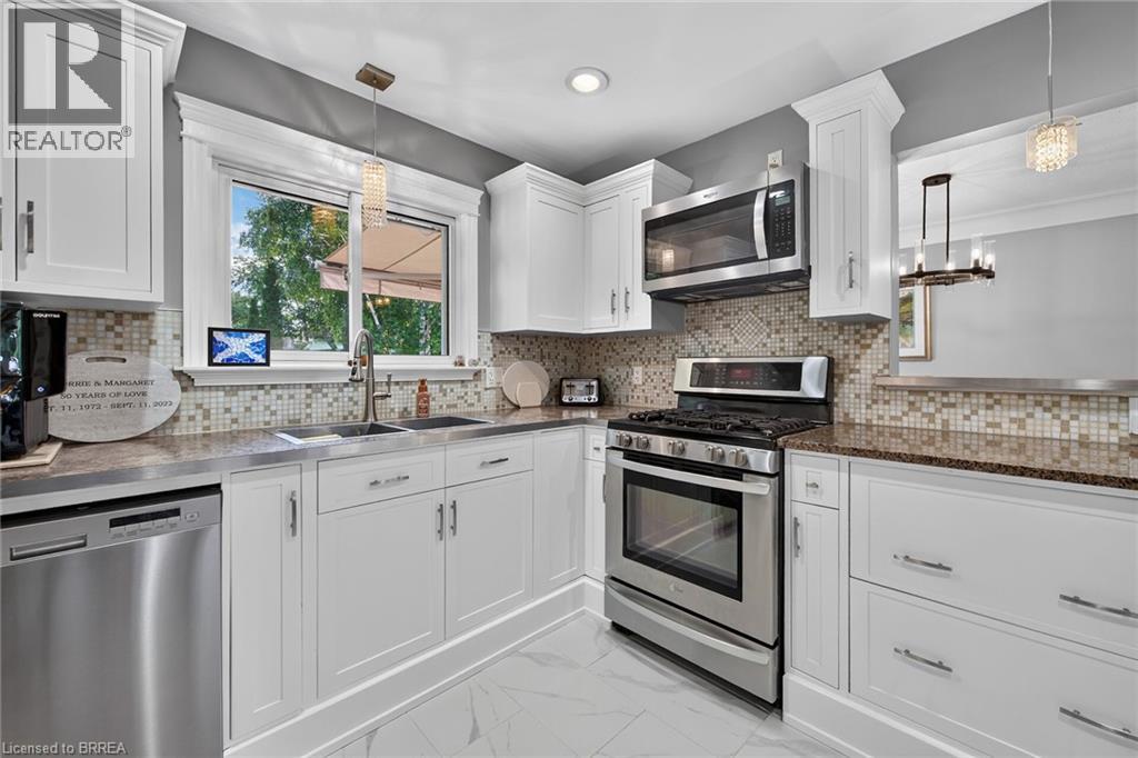 41 Kensington Avenue, Brantford, Ontario  N3R 3N9 - Photo 17 - 40866988