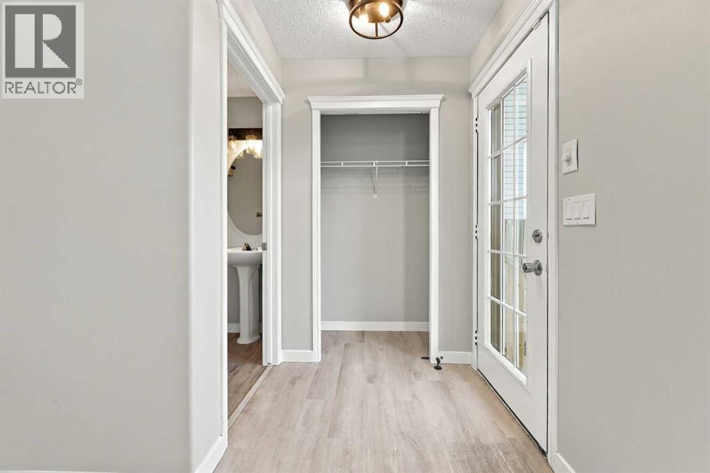 334 Bridlewood Court SW, Calgary, Alberta  T2Y 3T6 - Photo 11 - A2346203
