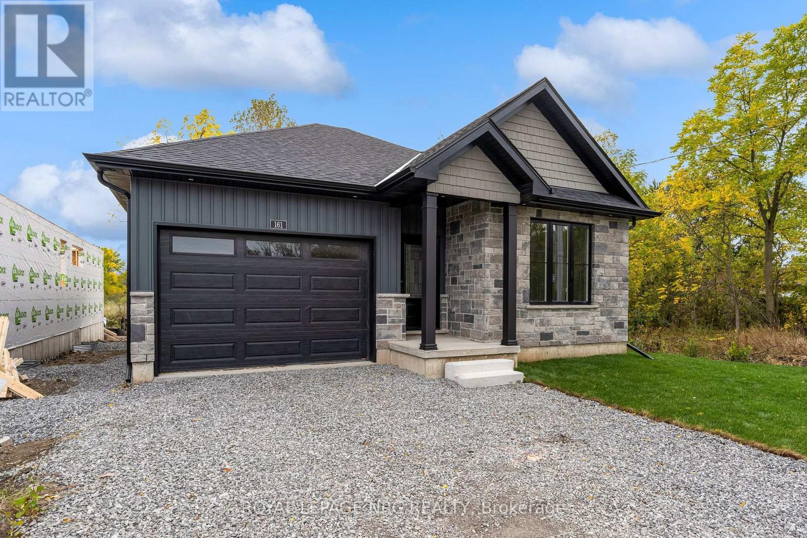161 Forks Road, Welland, Ontario  L3B 6C5 - Photo 1 - X13864484