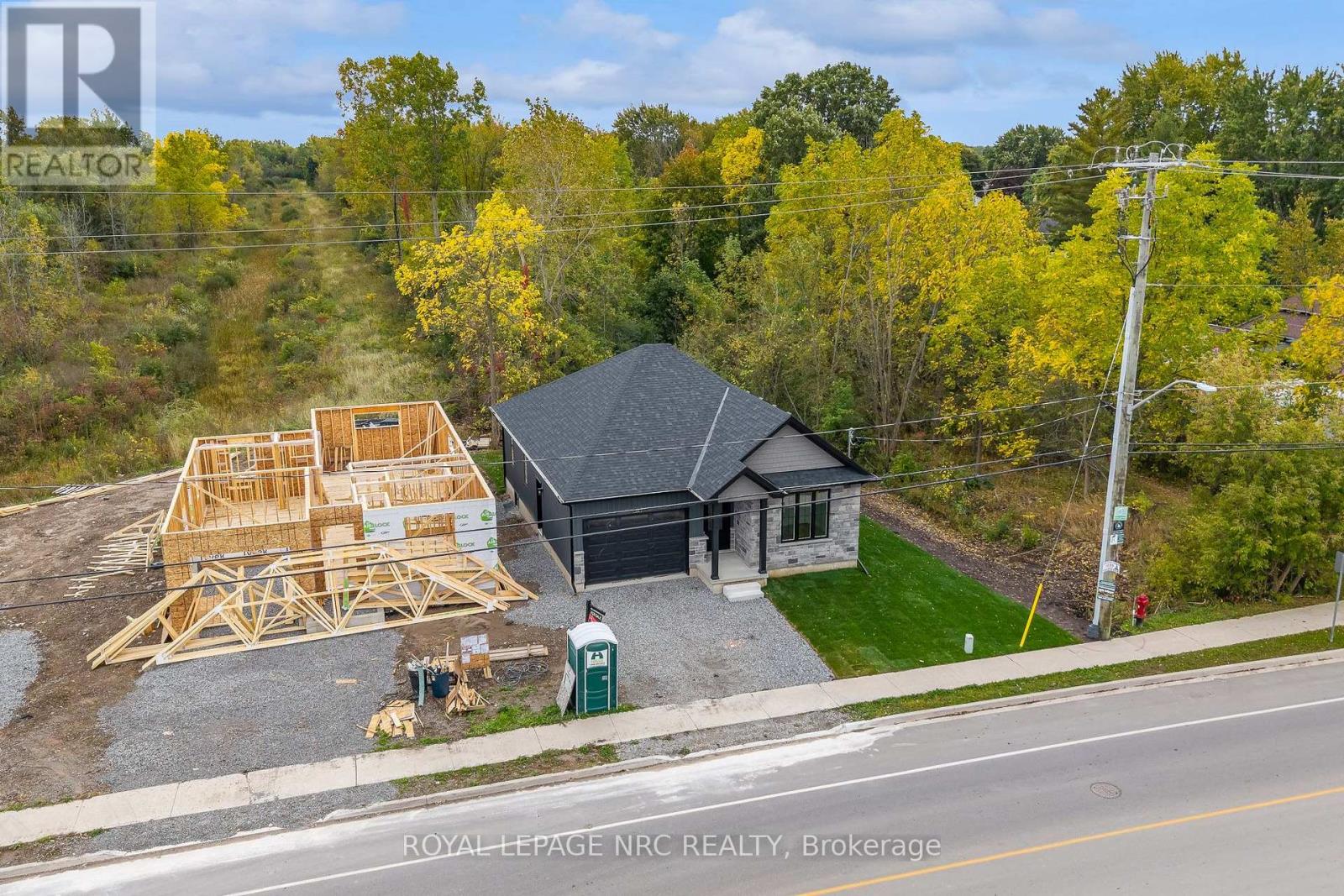 161 Forks Road, Welland, Ontario  L3B 6C5 - Photo 2 - X13864484
