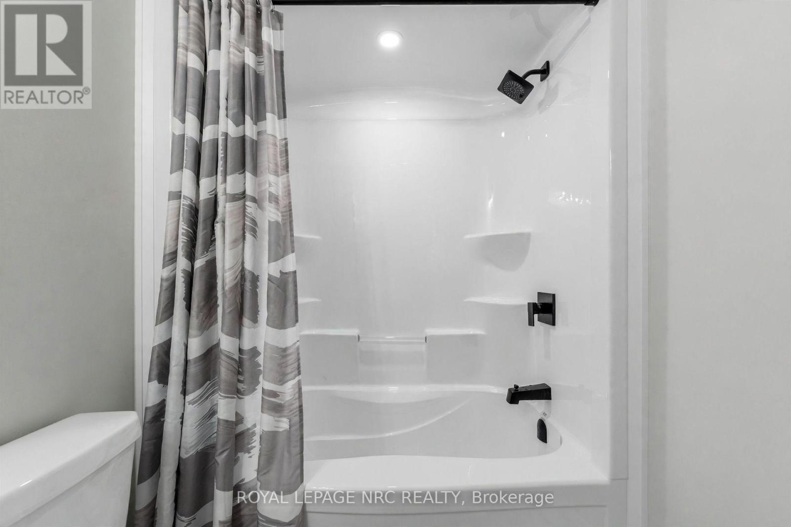 161 Forks Road, Welland, Ontario  L3B 6C5 - Photo 30 - X13864484