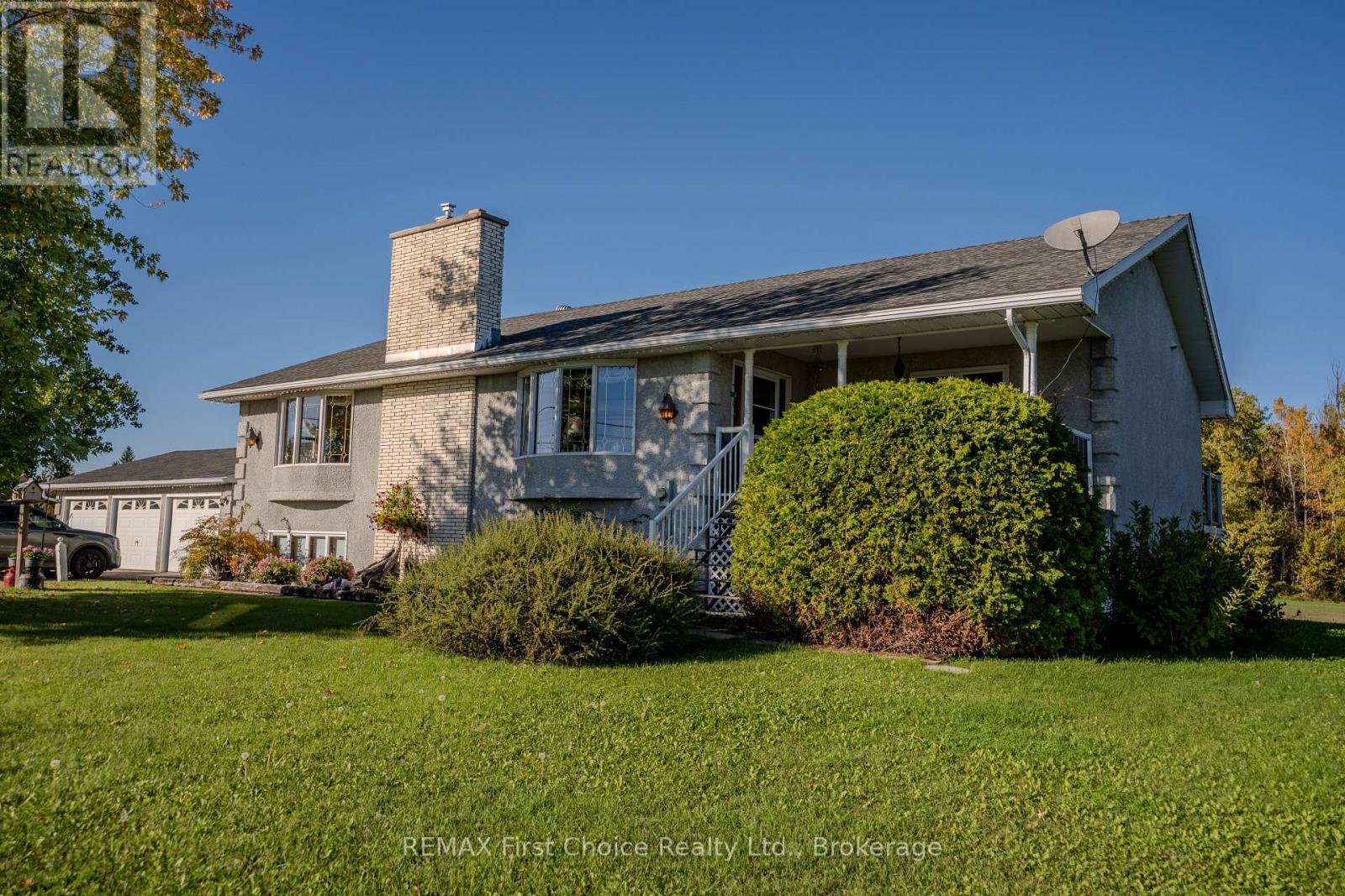 3410 Hwy 11 71 Highway, La Vallee, Ontario  P0W 1C0 - Photo 2 - X13864456