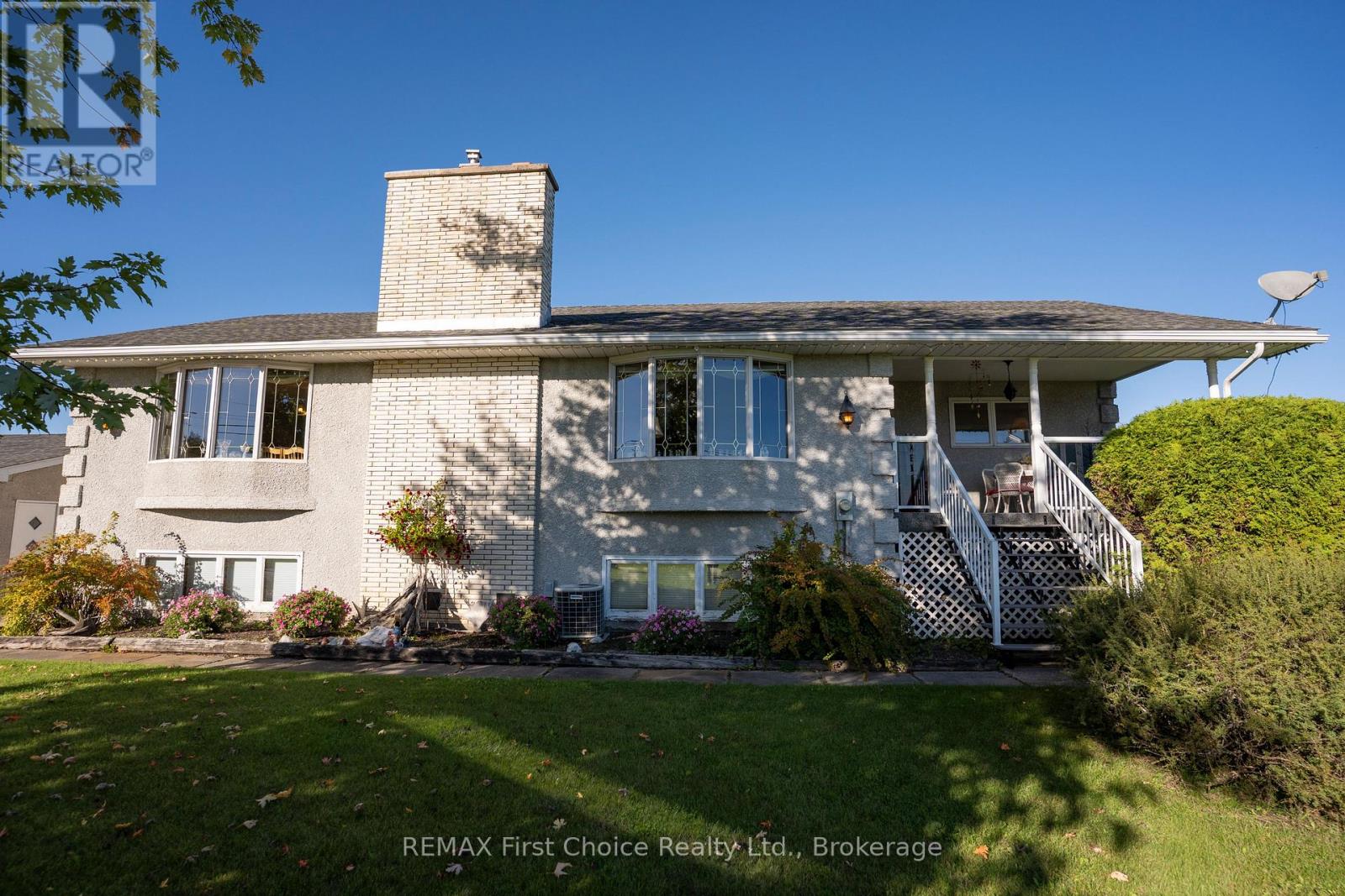 3410 Hwy 11 71 Highway, La Vallee, Ontario  P0W 1C0 - Photo 3 - X13864456
