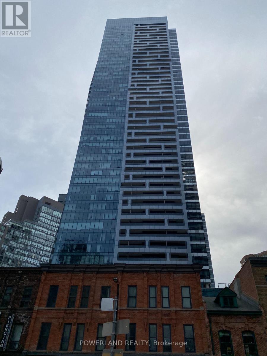 811 - 5 ST JOSEPH STREET