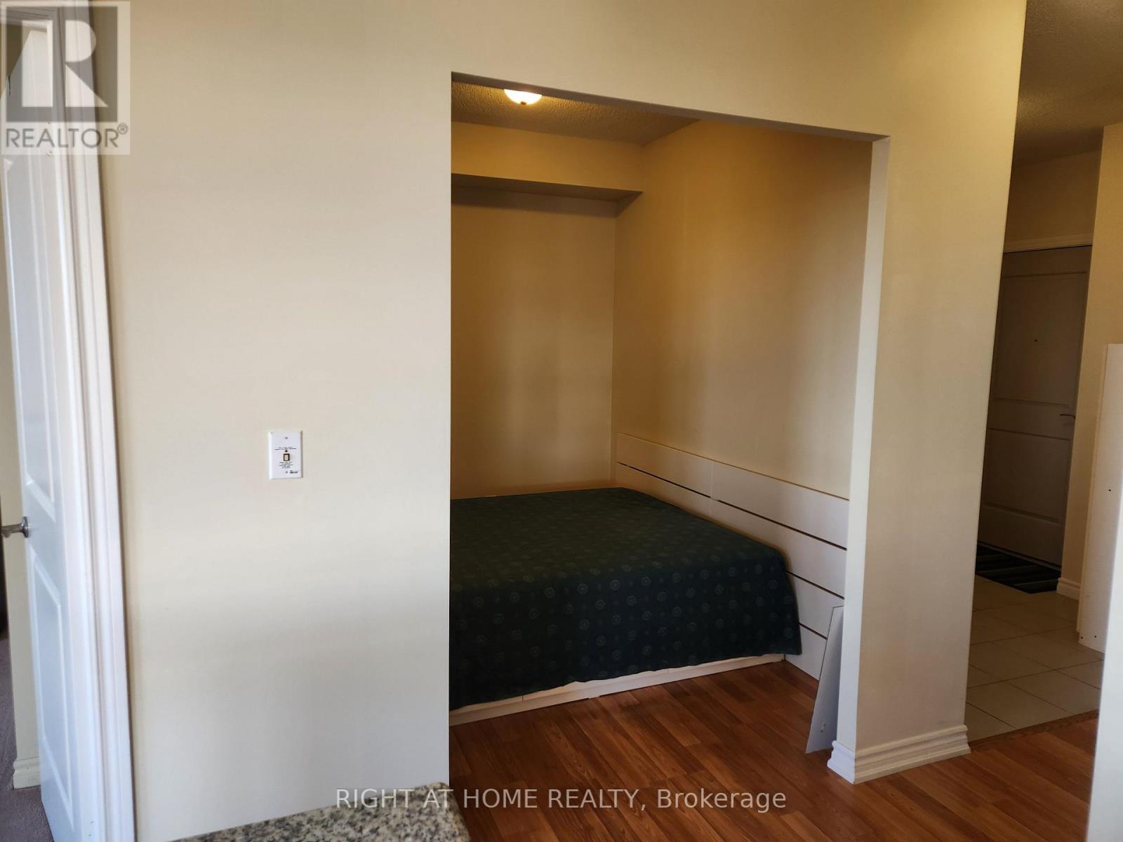 #1106 - 135 WYNFORD DRIVE