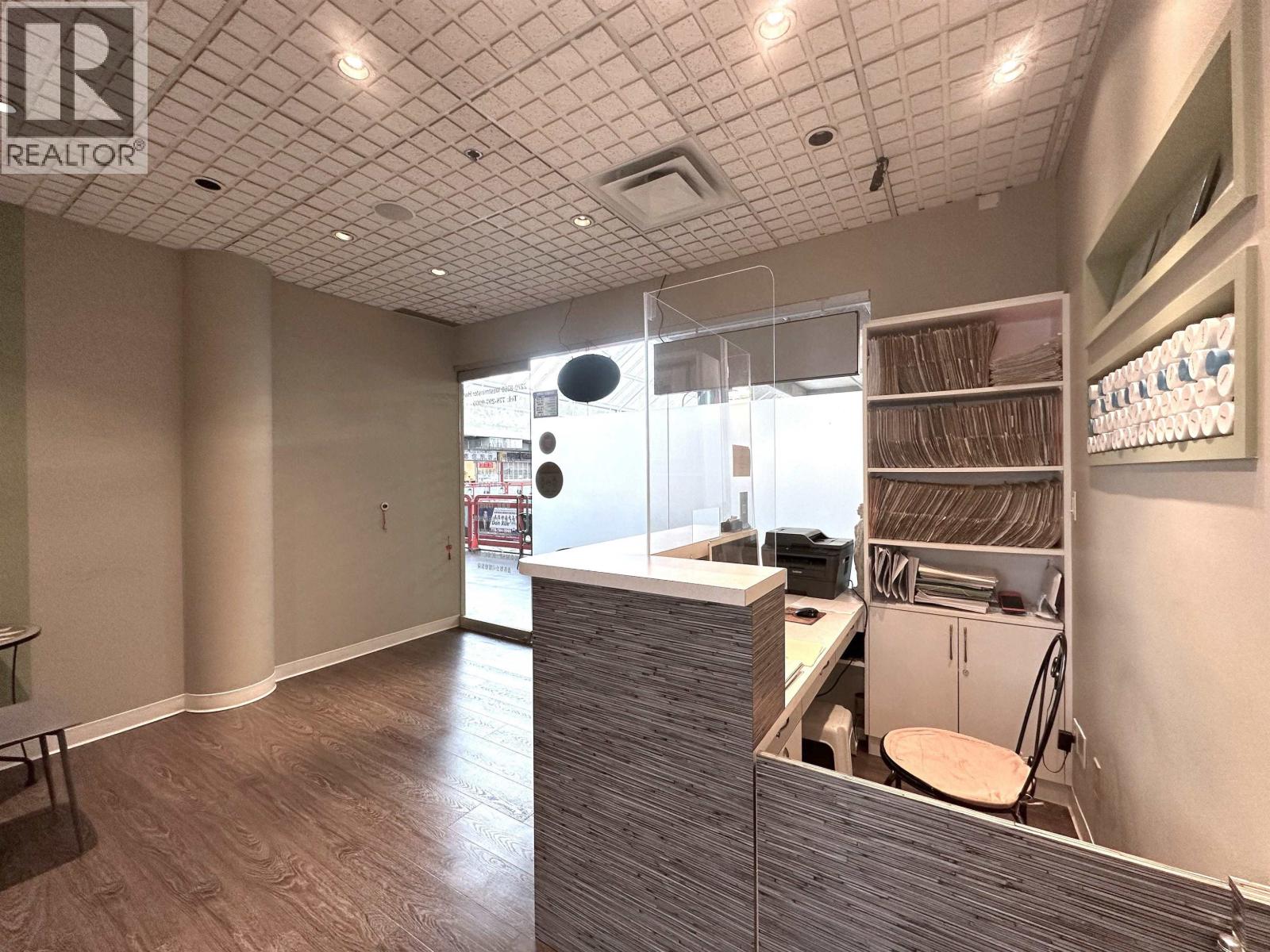 2270 8260 WESTMINSTER HIGHWAY