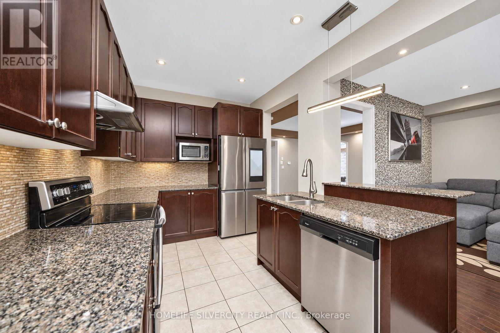 355 Robert Parkinson Drive, Brampton, Ontario  L7A 0G1 - Photo 14 - W13864498