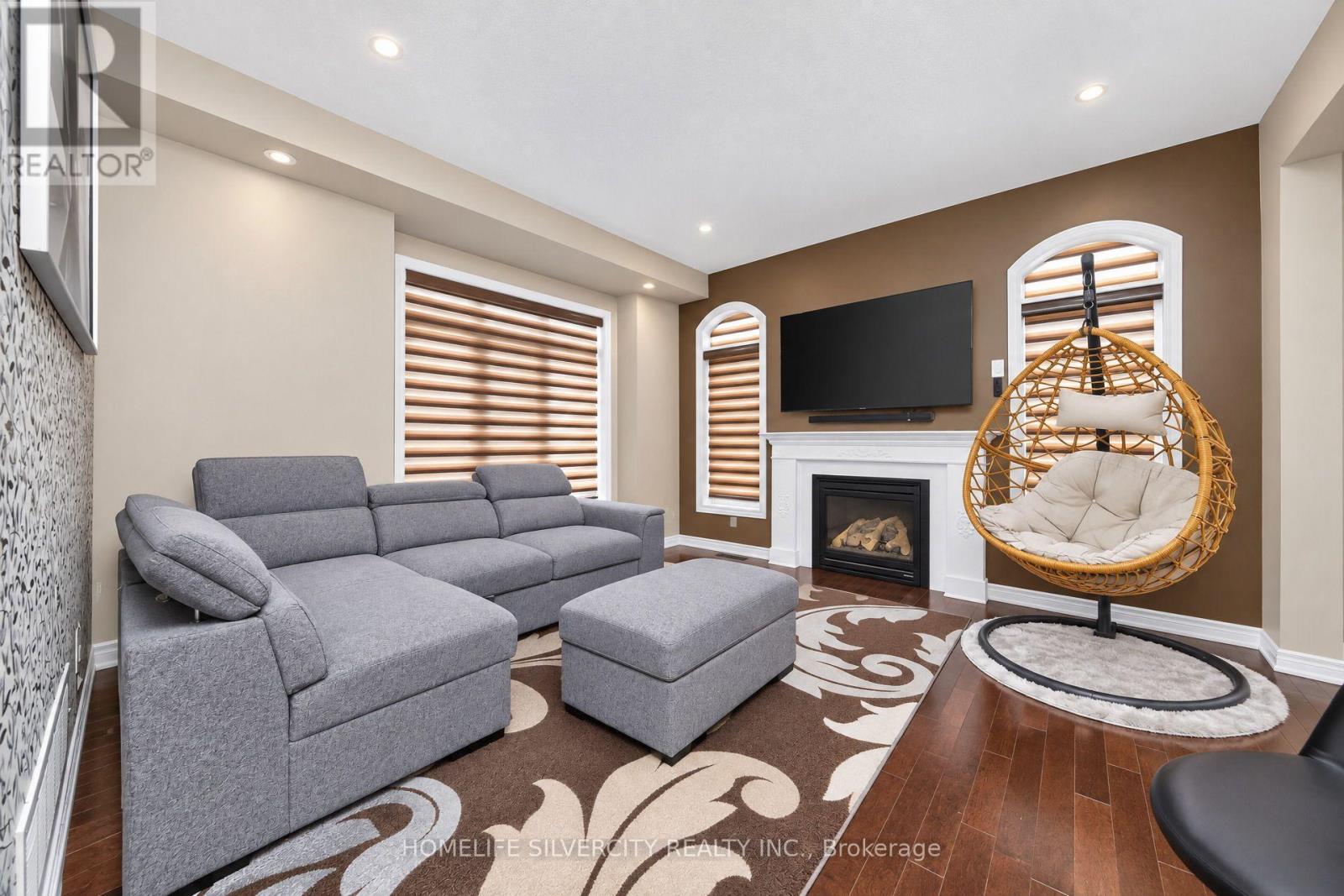 355 Robert Parkinson Drive, Brampton, Ontario  L7A 0G1 - Photo 8 - W13864498