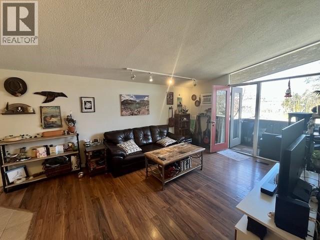 353 Boyce Crescent Unit# 11, Kelowna, British Columbia