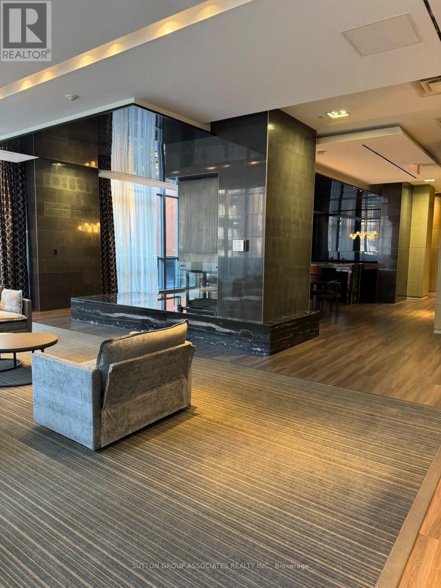 2411 - 770 Bay Street, Toronto, Ontario  M5G 0A6 - Photo 17 - C13855294