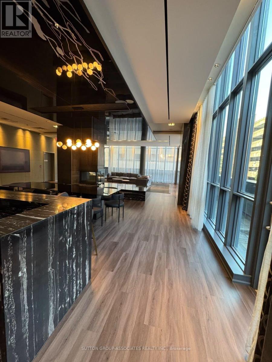 2411 - 770 Bay Street, Toronto, Ontario  M5G 0A6 - Photo 25 - C13855294
