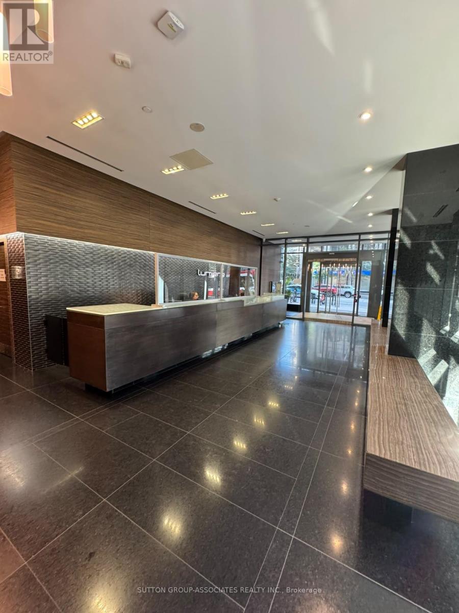 2411 - 770 Bay Street, Toronto, Ontario  M5G 0A6 - Photo 31 - C13855294