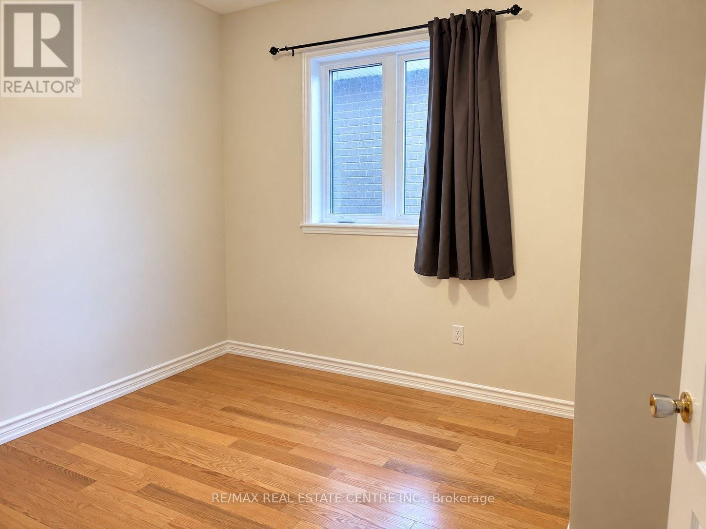 62 Hashmi Place, Brampton, Ontario L6Y 6K1 - Photo 7 - W13862784