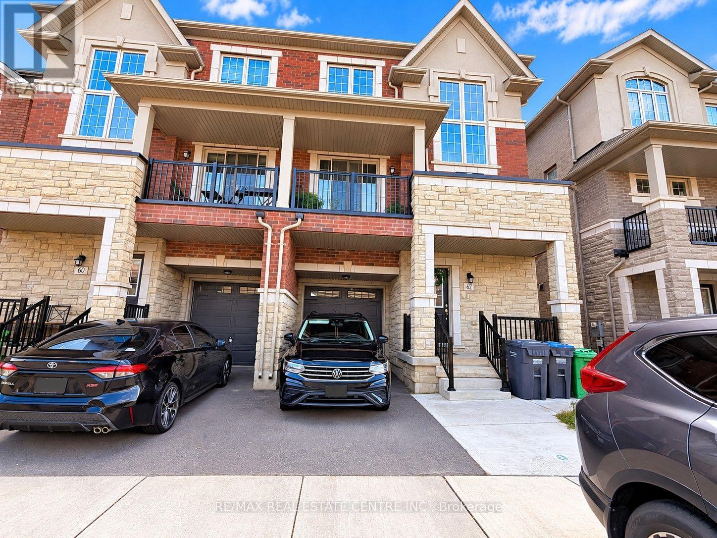 62 Hashmi Place, Brampton, Ontario L6Y 6K1 - Photo 2 - W13862784